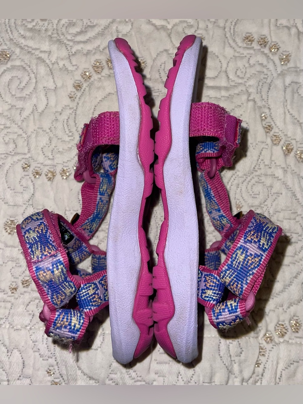 Teva girls 7 purple sandal Hurricane butterfly